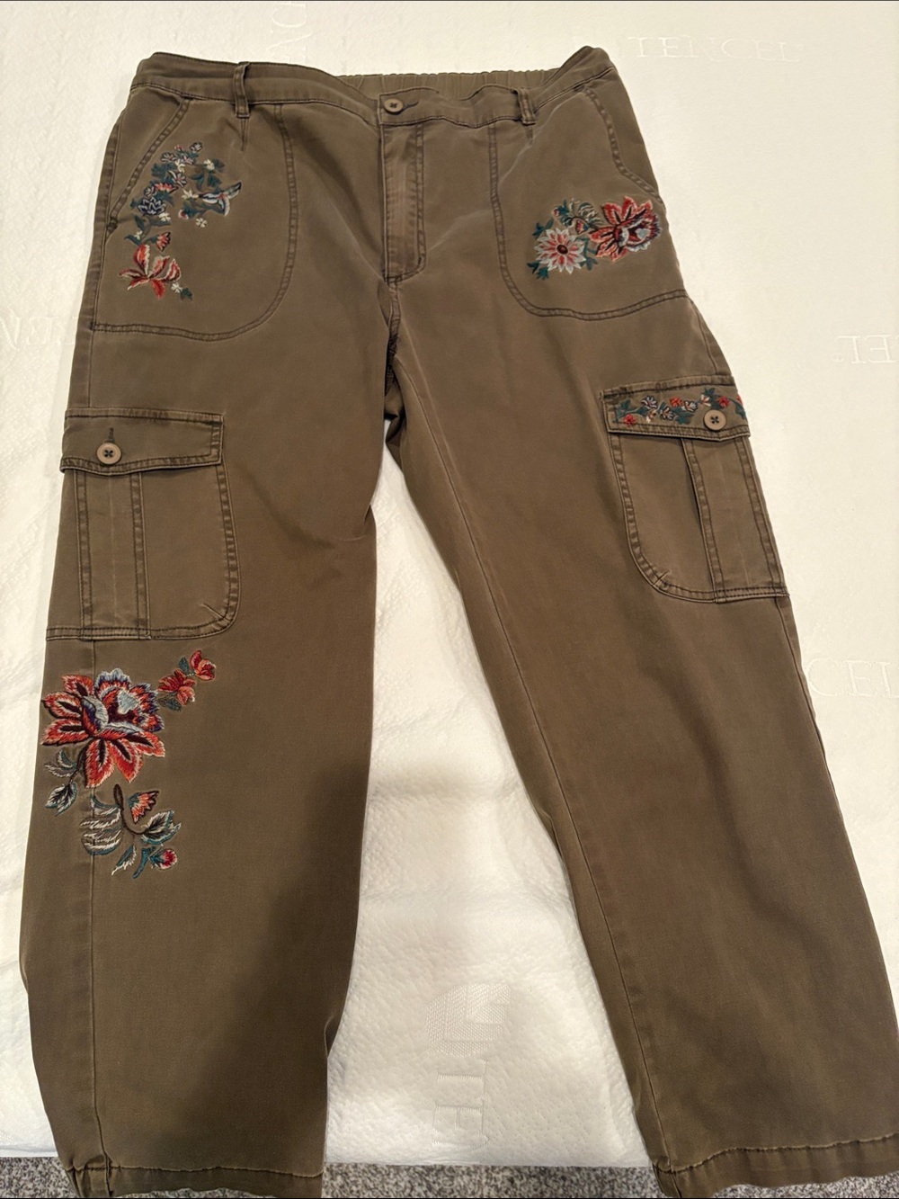 Sundance Olive Cargo Pants w Floral Embroidery 14 Elastisized back waist Cotton